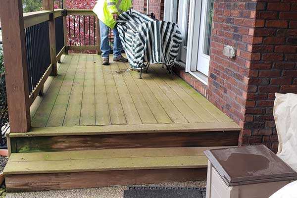 soft wash deck cleaning