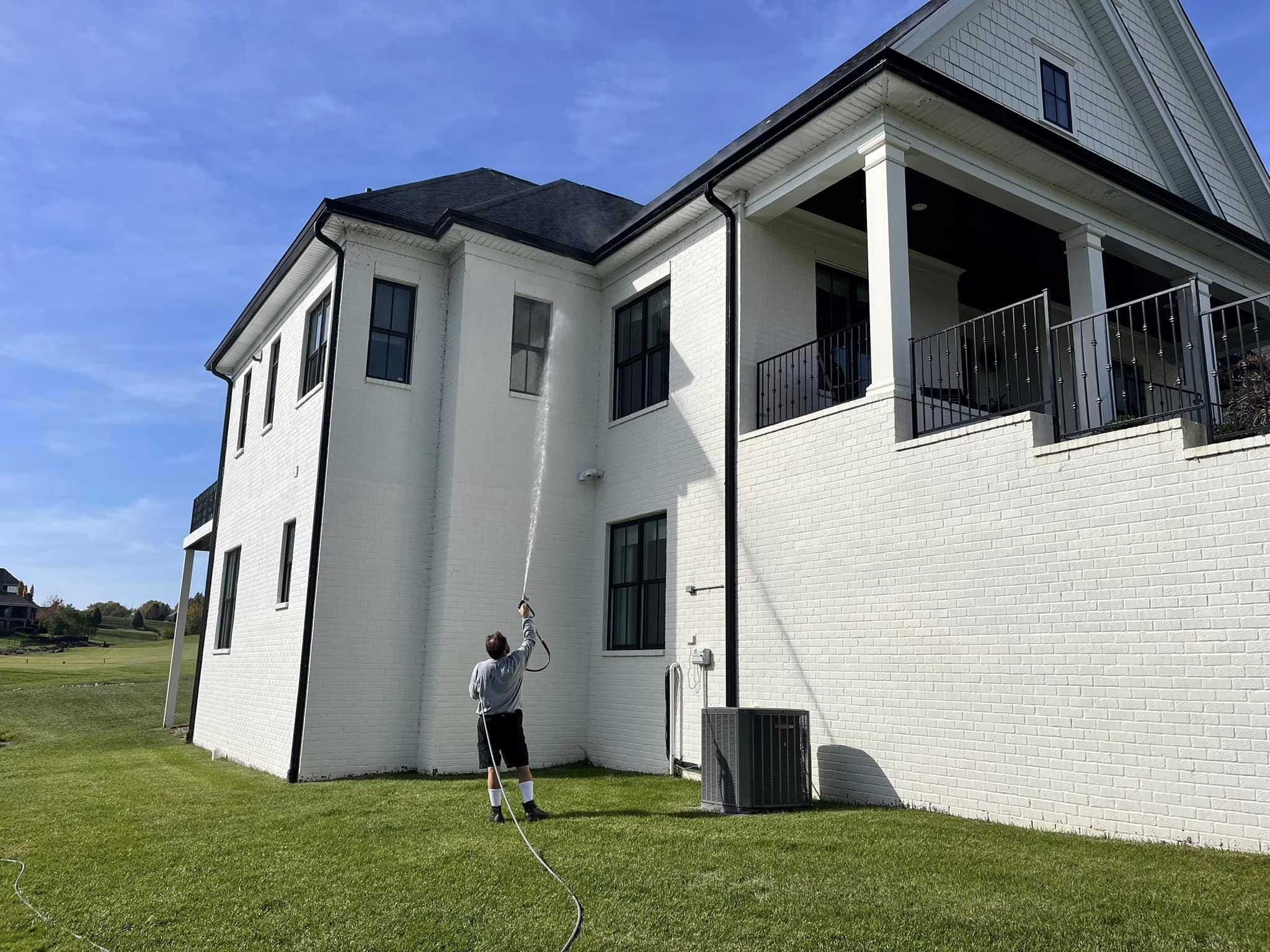 How Much Does House Washing Cost In Louisville, Ky and Southern, Indiana
